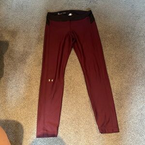 Under armour athletic leggings in maroon M